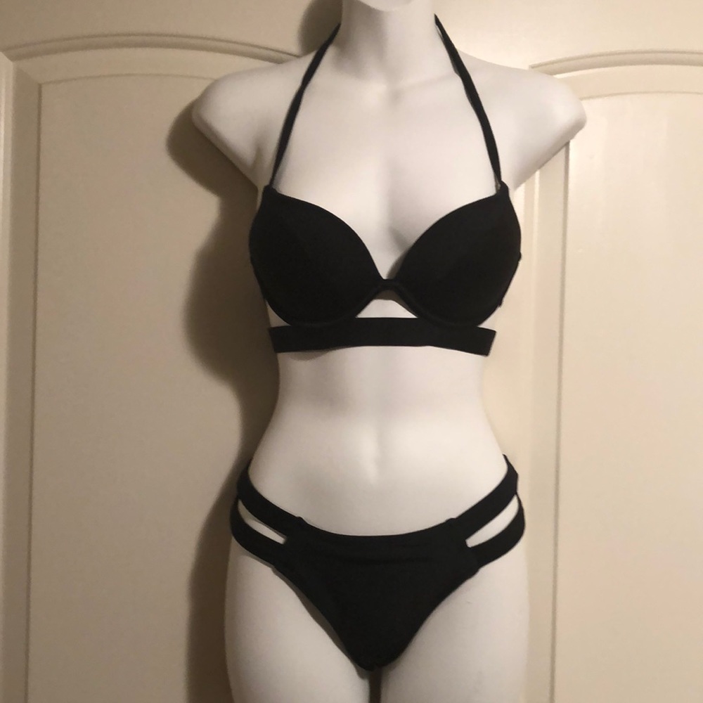 COPY - Cutout push up bikini top